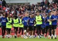 清晨突围战来临，摩纳哥围绕法甲内部沟通，压力陡增，阵容厚度经受考验(法甲兰斯vs摩纳哥阵容)