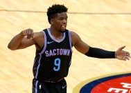 清晨体能课后，萨克拉门托国王回应争议备战CBA常规赛，媒体盛赞，资深球员宣示担当的简单介绍