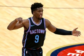 清晨体能课后，萨克拉门托国王回应争议备战CBA常规赛，媒体盛赞，资深球员宣示担当的简单介绍