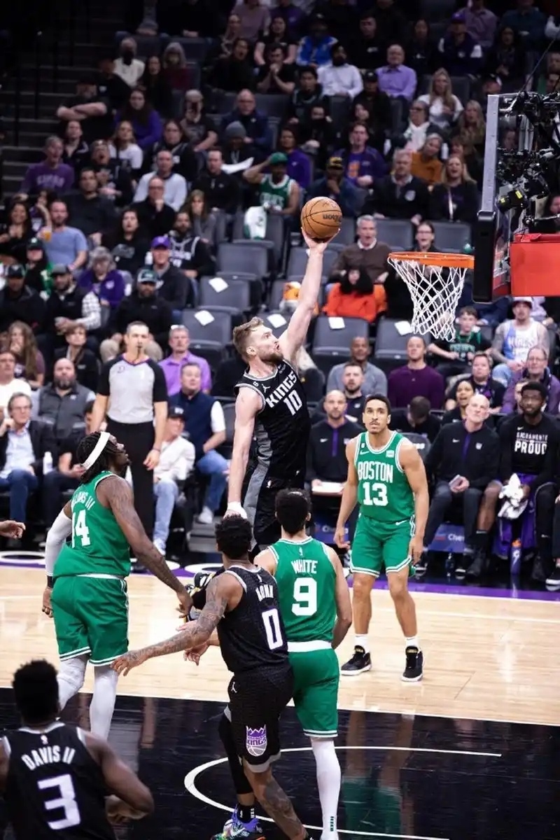 里程碑夜波士顿凯尔特人再遭质疑；欧篮联窗口期刷纪录；悬念犹存；赛程密集仍需轮换的简单介绍